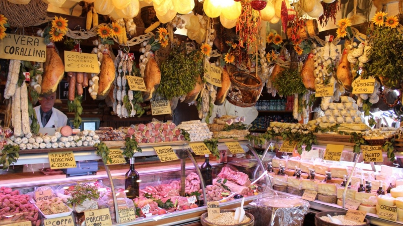 vitrine-PEILLON-min_norcia_butchery_cold_cuts-342231